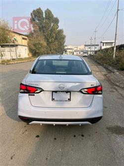 نيسان فيرسا